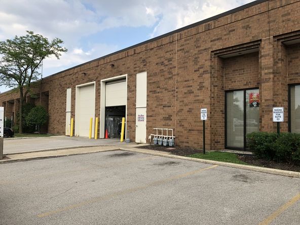 Elmhurst Metro Court: 747 Church Road, Elmhurst, IL 60126